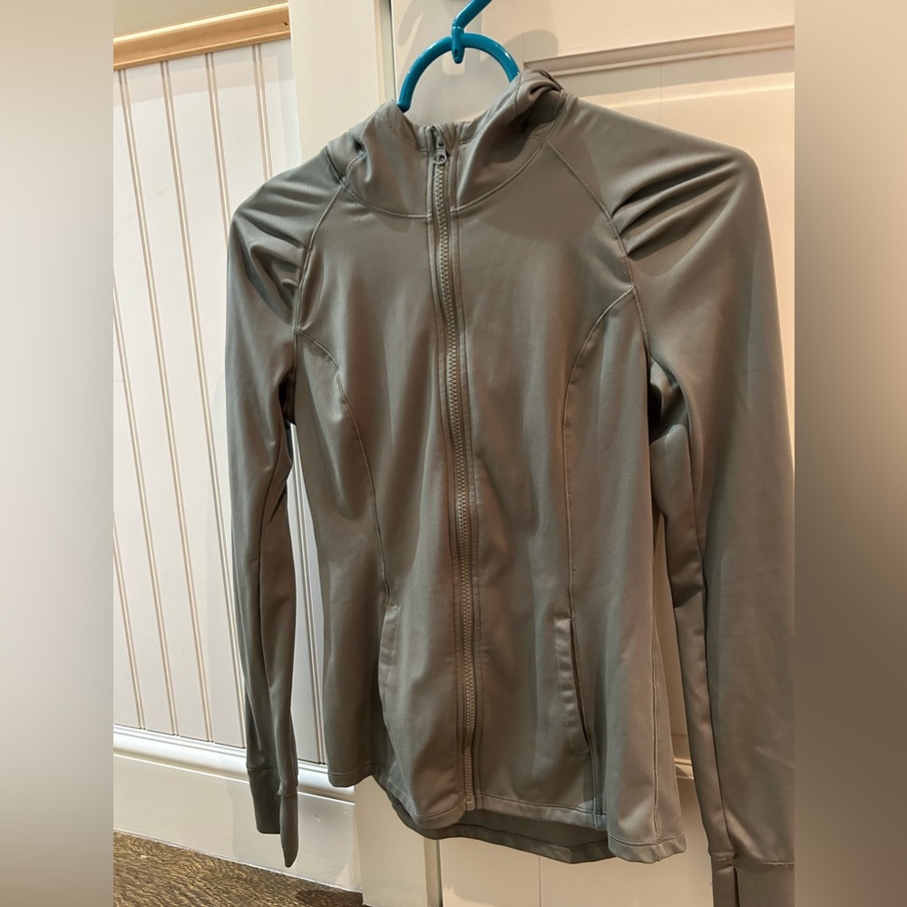 Yogalicious green size small lightweight studio jacket with hood